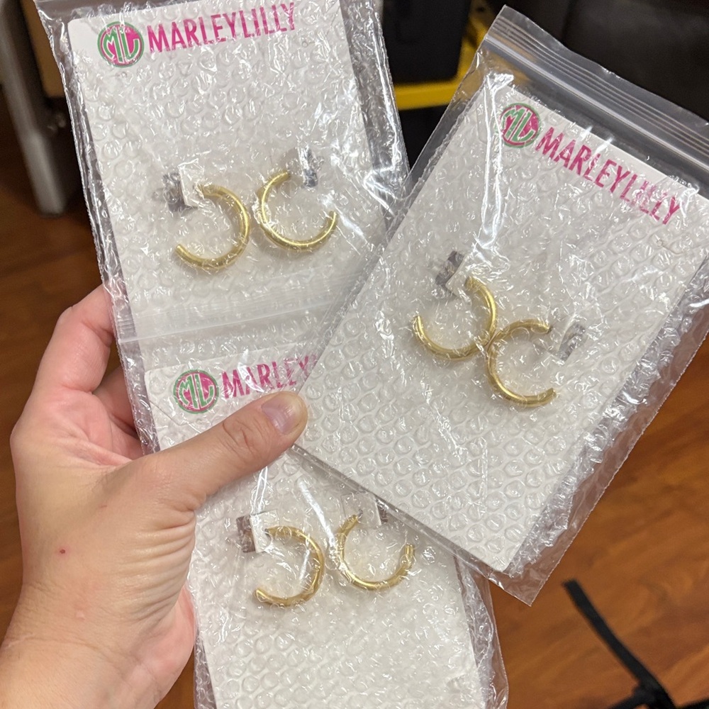 Marleylilly Gold Hoop Earrings